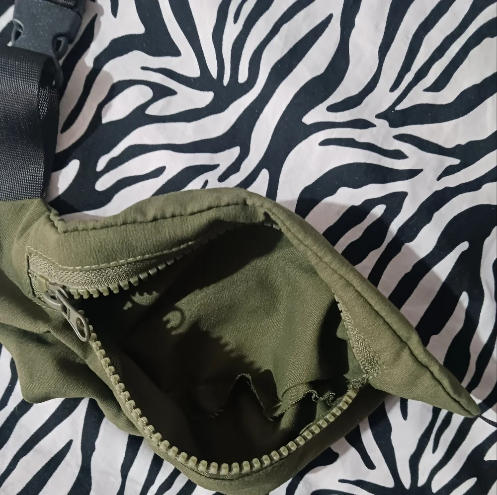 Boy Olive Green zip Crossbody Mini Bag - Picture 5 of 6